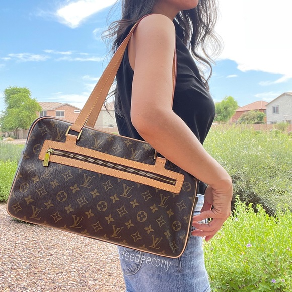 Louis Vuitton Handbags - LOUIS VUITTON Shoulder/tote bag